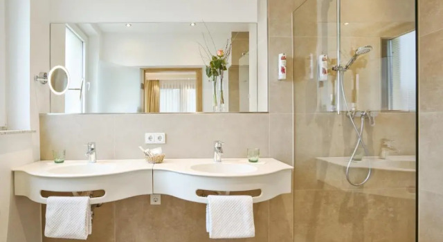 Полулюкс Hotel Weis