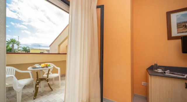 Четырёхместный номер Superior Отель La Principessa Conference Center
