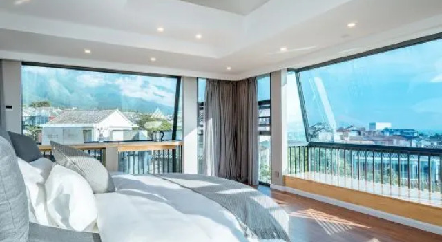 Люкс с видом на восход Ideal Thirty Days Inn (South Gate of Dali Ancient Town)