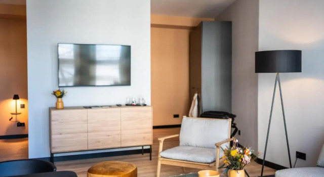 Полулюкс Black F Tower - Serviced Apartments