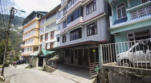 OYO 13476 Gyantse Hotel, Book Hotel Hotels in Sikkim with Parking, Parking