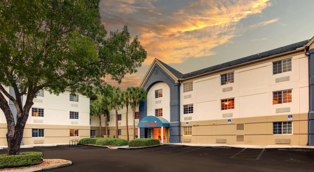 Sonesta Simply Suites Miami Airport Doral
