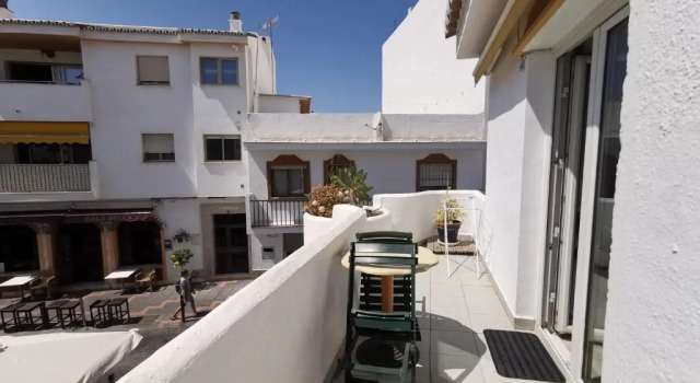 1½ Min. Walk From the Beach