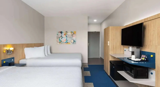 Четырёхместный номер Standard Microtel Inn & Suites by Wyndham Lachute