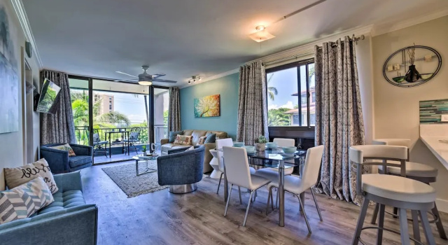 Апартаменты Walk to Beach: West Maui Condo w/ Lanai & Pool!