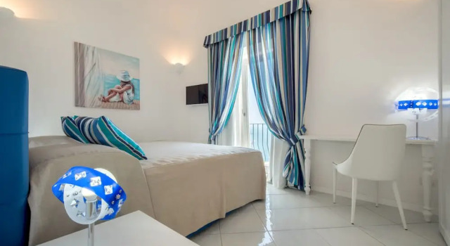 Коттедж с 4 комнатами Villa tesoro Positano