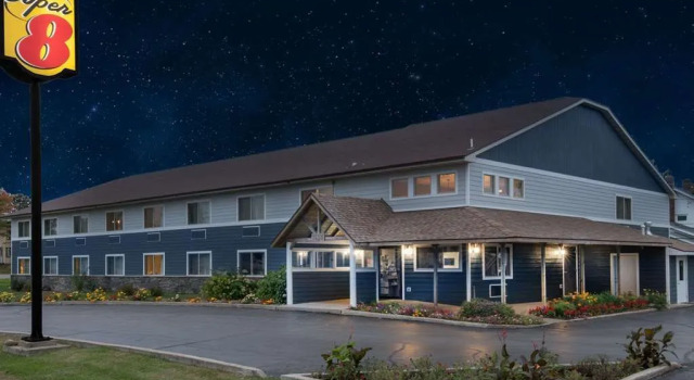 Super 8 Ely Minnesota, Varaa Hotelli Hotellit Minnesota pysäköinnillä, Pysäköinti