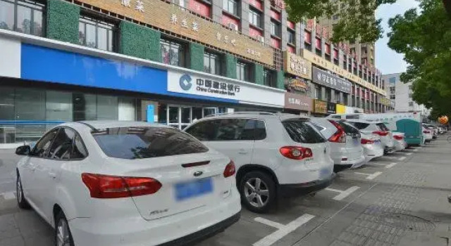 Homeinn · neo (Chaohu Middle Road Erjie), Prenota Hotel Hotel a Anhui con parcheggio, Parcheggio