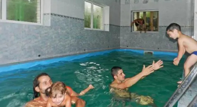 Kolo Druziv, Prenota Hotel Volosyanka 