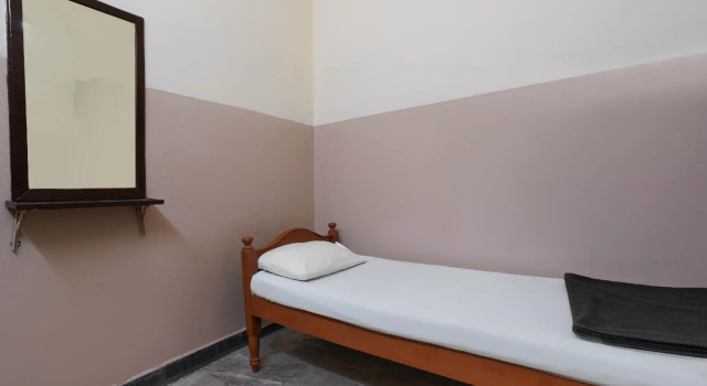 SPOT ON 48349 Sri Sai Lohith Lodge, Rezerwuj Hotel Secunderabad 