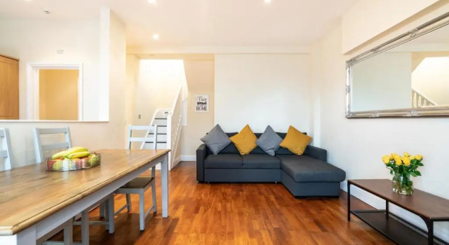 Luxury 2bdr Duplex Apt, N London, 2 Floors, Забронировать Отель Отели Middlesex с парковкой, Парковка