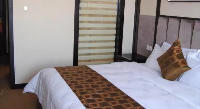 Zhongtai International Hotel, Rezerwuj Hotel Hotele w Huimin z parkingiem, Parking