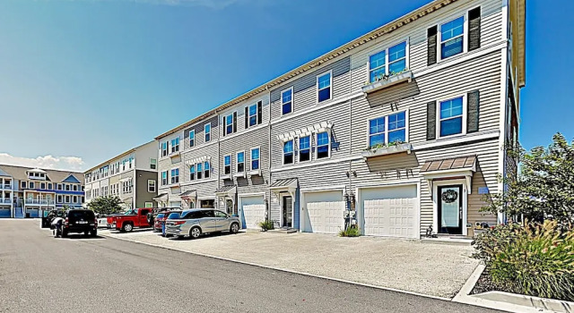 New Listing! Seaside Ge Gem W/ Balcony & Pool 3 Bedroom Townhouse