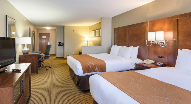 Четырёхместный люкс Comfort Suites Wytheville near Conference Center