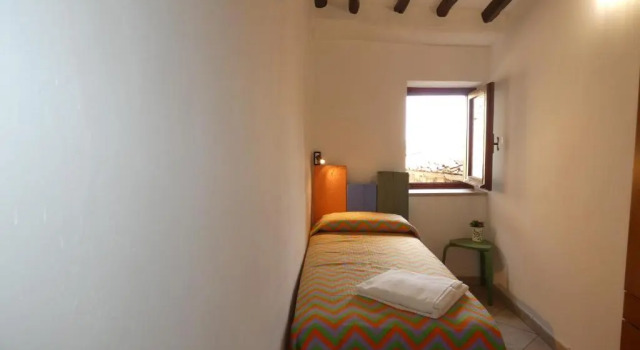 SCAPPO IN UMBRIA, CasaLina, Varaa Hotelli Amelia Umbria