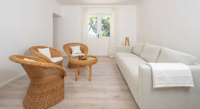 Апартаменты с балконом и с видом на море Beachfront apartments Nincevic