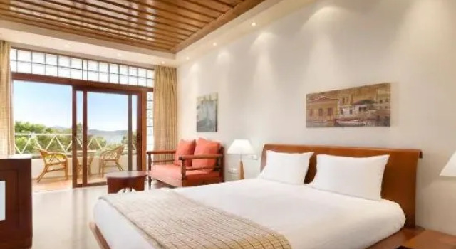 Двухместный люкс с собственным бассейном Presidential Ramada by Wyndham Loutraki Poseidon Resort
