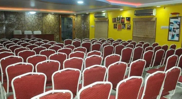 iROOMZ Sapthagiri Balla, Rezervovat Hotel Hotely v Andhra Pradesh s parkováním, Parkování