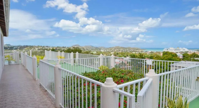 Апартаменты Caribbean Inn & Suites