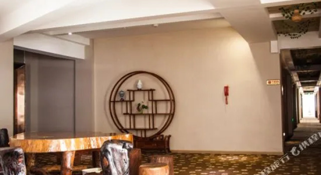Mile Shanshui Manor Hot Spring Hotel, Book Hotel Hoteller og overnatningssteder i Miyang, Hotel