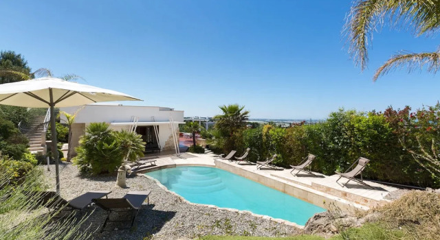 Villa Iside, Book Villa Hoteller i Conversano med pool, Swimmingpool