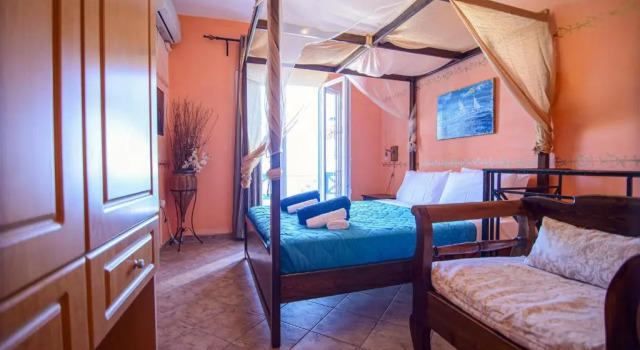 Апартаменты с 2 комнатами Santorini Traditional Apartments