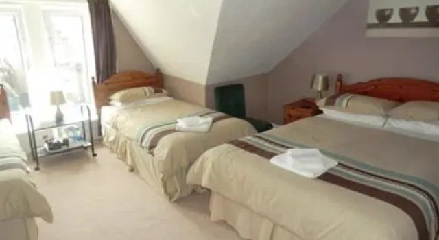 Четырёхместный номер Standard Heidl Guest House partner with Grampian Hotel