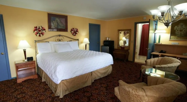 Люкс Lantern House Motel