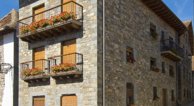 Casa Rural Marín, Book Hotel Hotels in Aragon with Parking, Parking