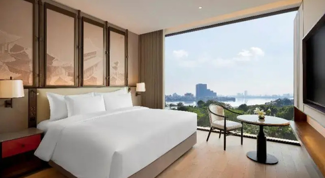 Люкс c 1 комнатой Dusit Le Palais Tu Hoa Hanoi