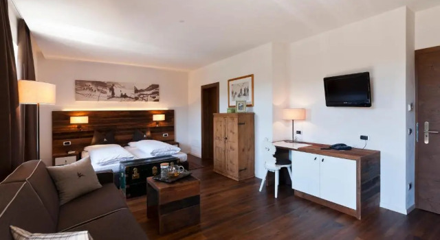 Hotel ANDER, Забронировать Отель Бизнес-отели Брунико, 4* 5*