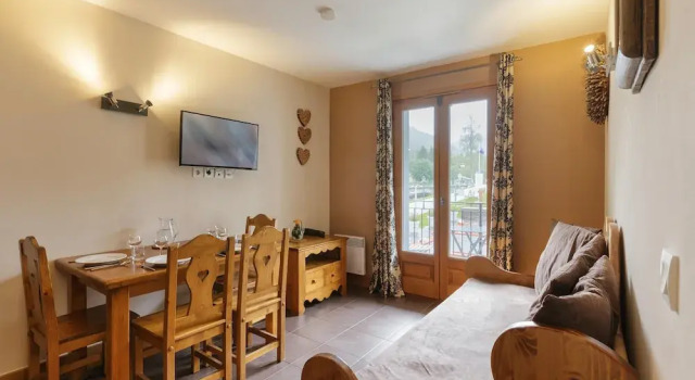 Vallorcine Balme 14 ski in ski out, Book Apartment Vallorcine Chamonix Valley