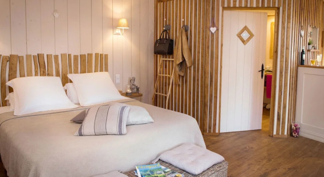 Le Lion d'Or, Book Bed and Breakfast SPA-hoteller i Red Perigord, SPA