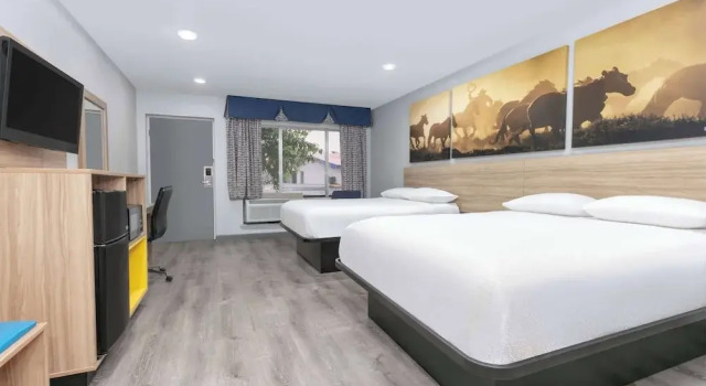 Четырёхместный номер Standard Days Inn by Wyndham South Fort Worth