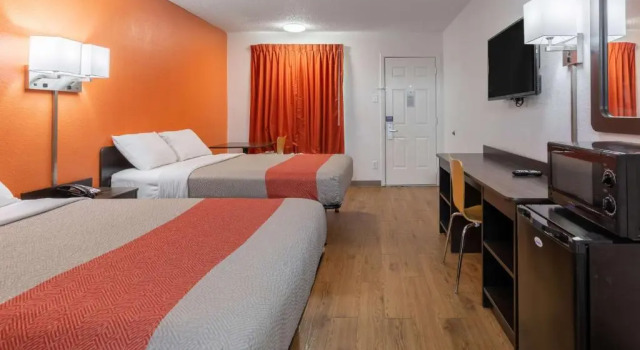 Четырёхместный номер Standard Motel 6-Bryan, TX - University Area