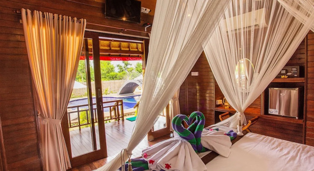 Двухместный номер Deluxe с балконом Maharatu Bungalows & Bar Lembongan
