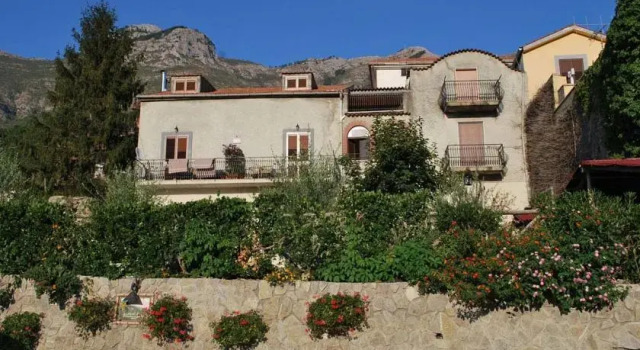 TraMonti DiVini Casa Di Campagna, Buchen Sie Hotel Tramonti Kampanien