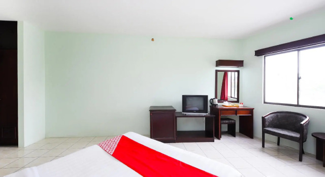 OYO 43955 N9 Business Hotel, Book Hotel Nilai Negeri Sembilan