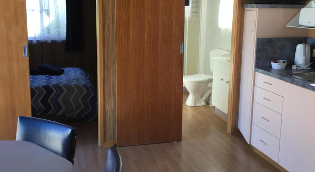 Hillcrest Tourist Park Cabin, Book Hotel Hoteller i St Helens med parkering, Parkering