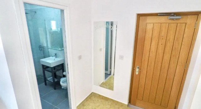Четырёхместный номер Standard с балконом Hotel Mucobega