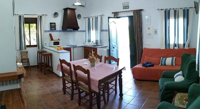 Casa Rural San Antonio, Varaa Hotelli Cabra Madrid