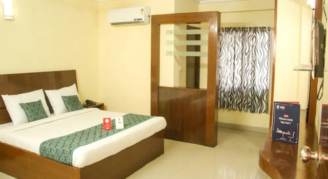 OYO 7666 Hotel SilverLine, Rezervovat Hotel Hotely v Andhra Pradesh s parkováním, Parkování