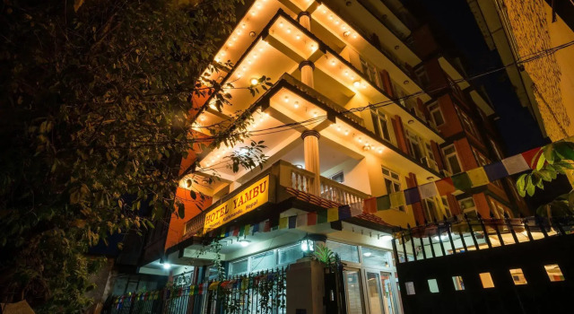 Hotel Yambu kathmandu, Забронировать Отель Отели Катманду с парковкой, рядом с Garden of Dreams, Парковка
