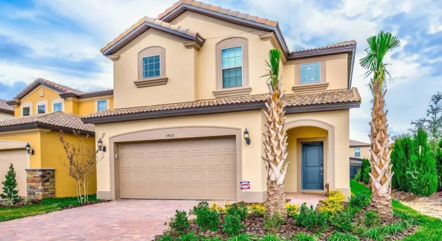 Stylish and Stunning 5BD Pool Home in Solterra - #5st452