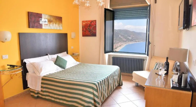 Двухместный номер Standard с видом на море Hotel "La Pensione Svizzera"