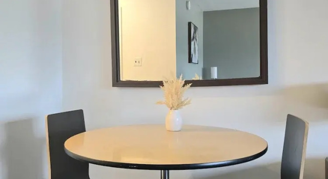 Четырёхместный номер Standard с балконом Lord Nelson Motel