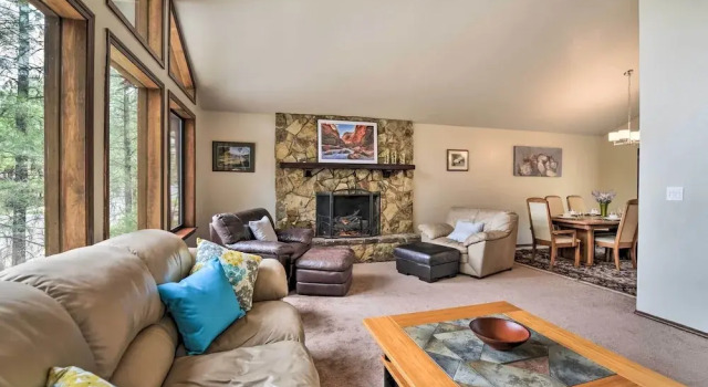 Коттедж Flagstaff Home w/ Back Deck - 5 Mi to Downtown