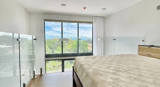 Brand New Loft Few Steps From The Beach