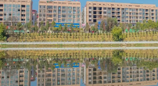 Thank Inn Hotel Jiangxi Ganzhou Huichang County Tongluowan Square, Rezerwuj Hotel Huichang Jiangxi