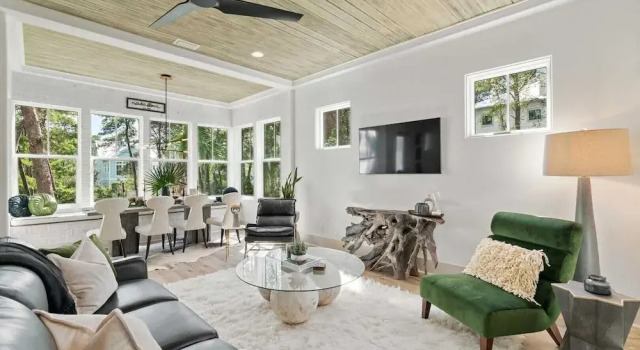 2 Homes in Inlet Beach by Avantstay Dock+lake Access, Saltwater Pool, Close to the Beach, Book Feriehus Villaer i Inlet Beach, Villa
